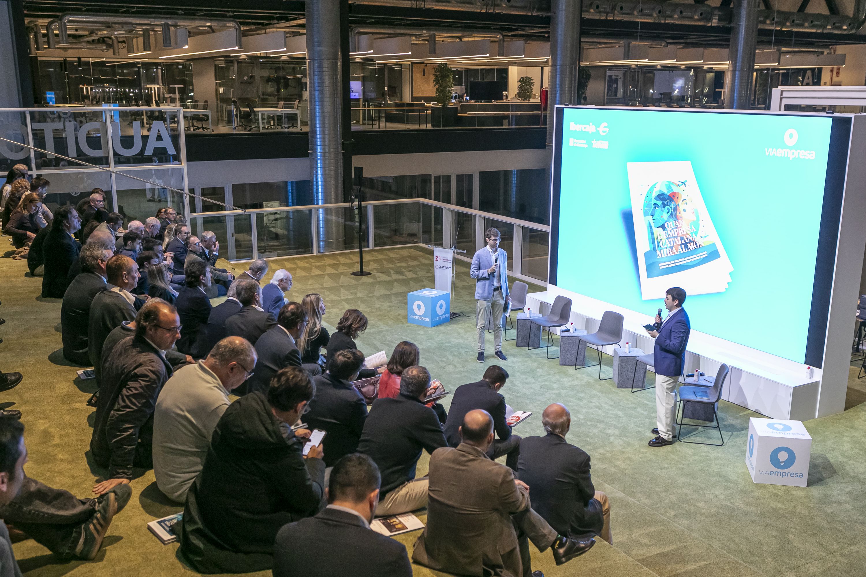 VIA Empresa presenta el llibre 'Quan l’empresa catalana mira al món' | Marc Llibre