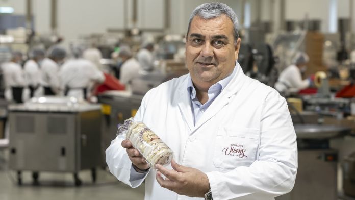 El propietari de Torrons Vicens, Àngel Velasco Herrero | Marc Llibre