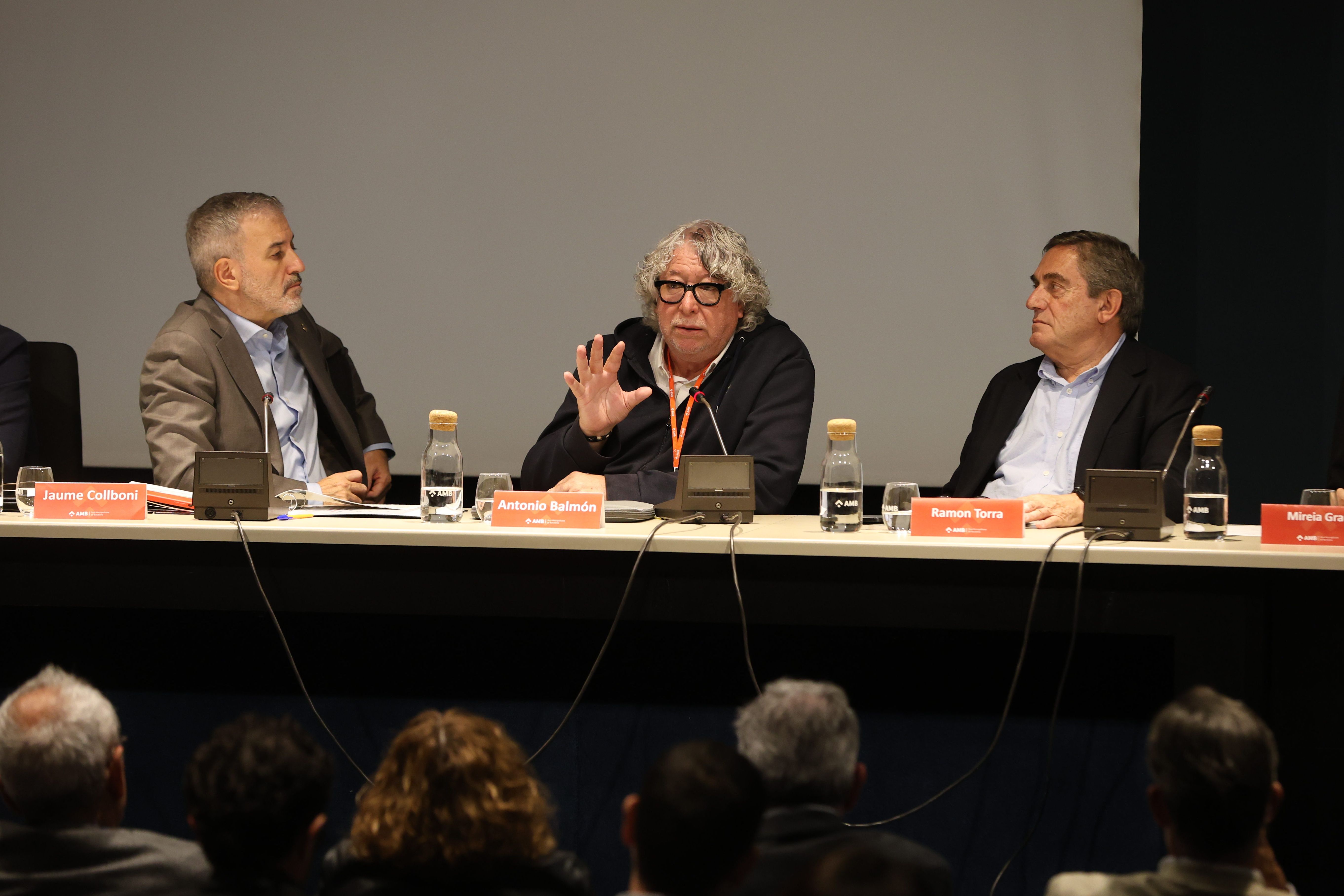 Jaume Collboni i Antonio Balmón encapçalen el Consell Metropolità on s'ha aprovat el pressupost de l'AMB per al 2026 | ACN