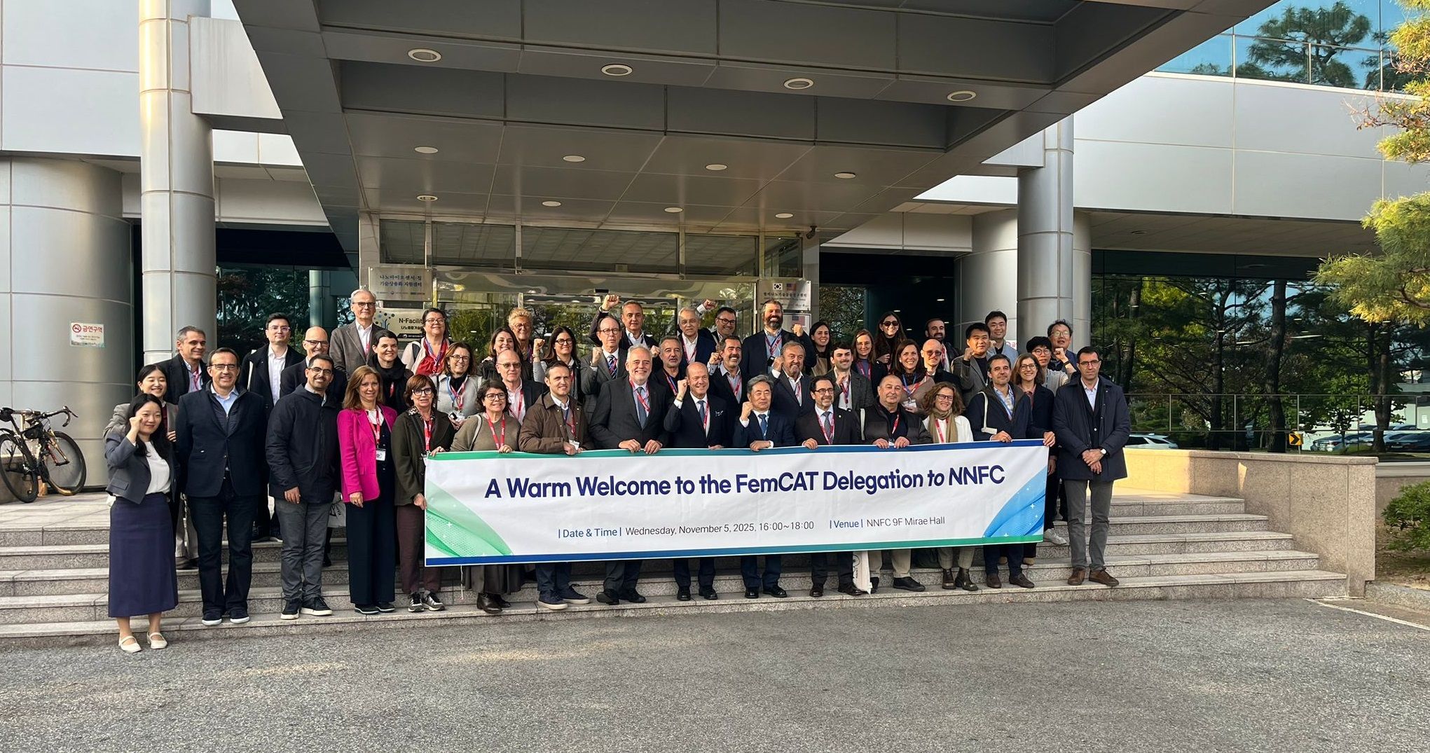 La delegació de FemCAT visita el NanoFab Center de Daejon | FemCAT