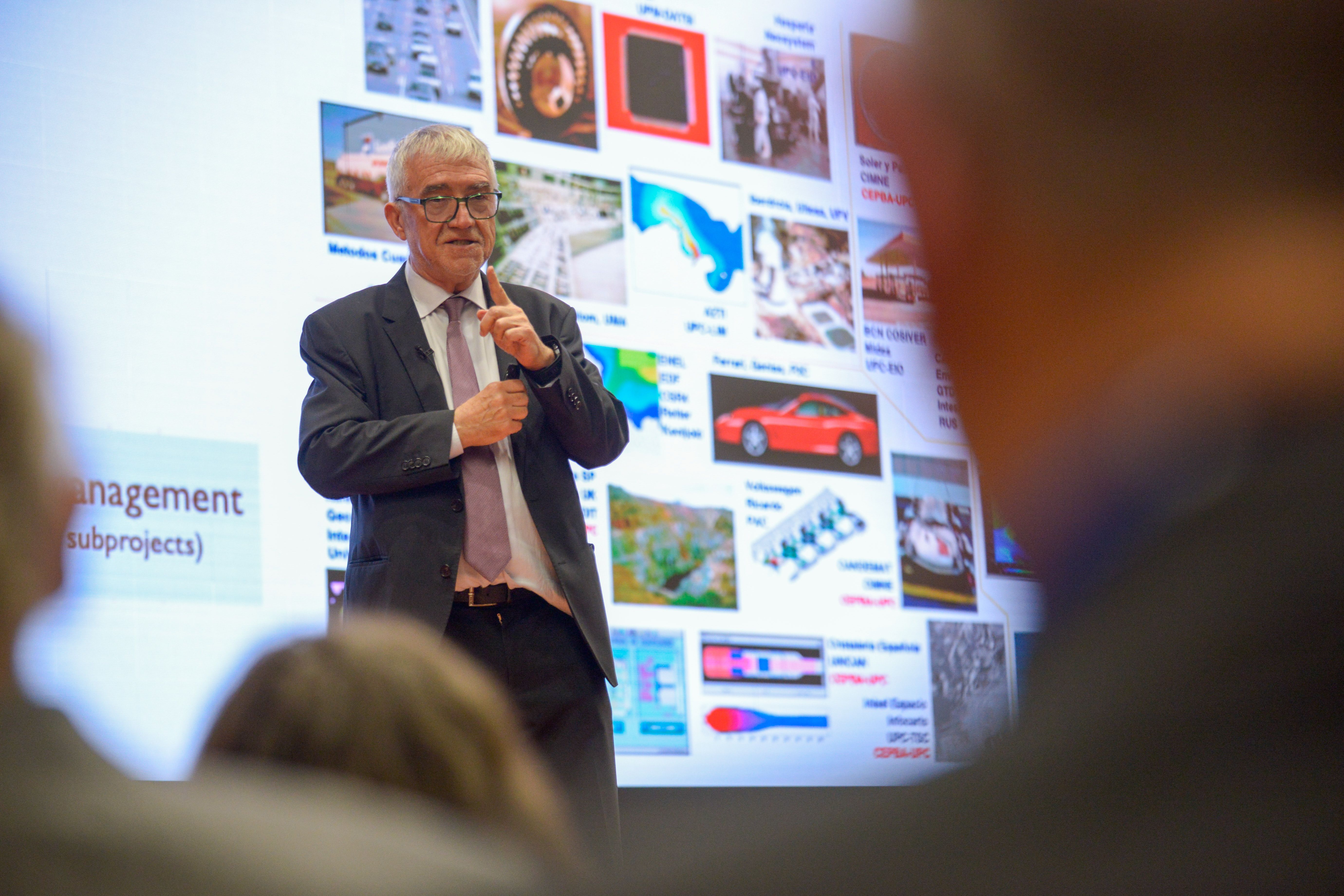 El director del BSC, Mateo Valero, durant l'acte dels vint anys de l'entitat a l'Edifici Vèrtex de la UPC | Cedida
