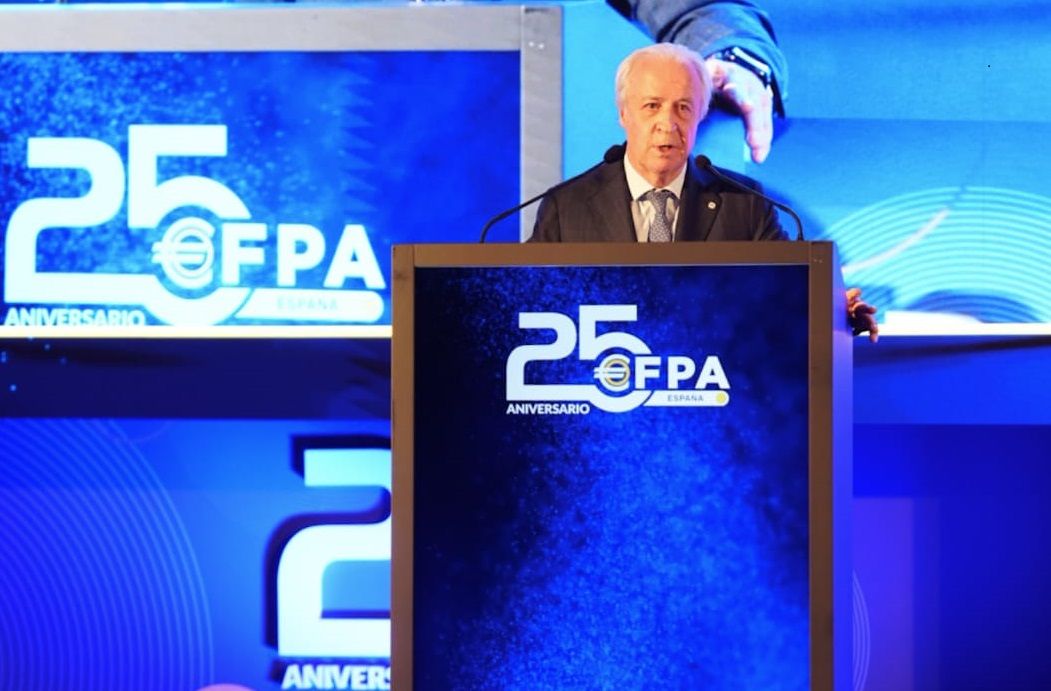 Carles Tusquets, president d'honor de l'EFPA, durant la inauguració de la jornada | Cedida