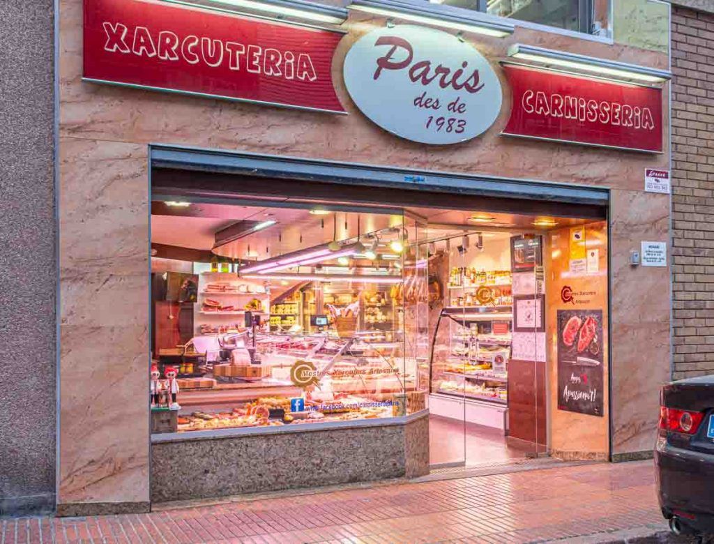 A Xarcuteria París no només fan embotits, hi creen petites obres d'art amb sabor