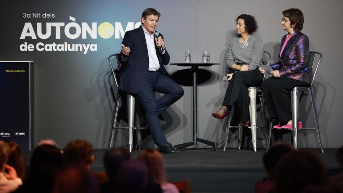 De izquierda a derecha: el presidente de Pimec, Antoni Cañete, la consellera de Economía y Finanzas, Alícia Romero, y la presidenta de Pimec Autònoms, Elisabet Bach | Cedida De izquierda a derecha: el presidente de Pimec, Antoni Cañete, la consellera de Economía y Finanzas, Alícia Romero, y la presidenta de Pimec Autònoms, Elisabet Bach | Cedida