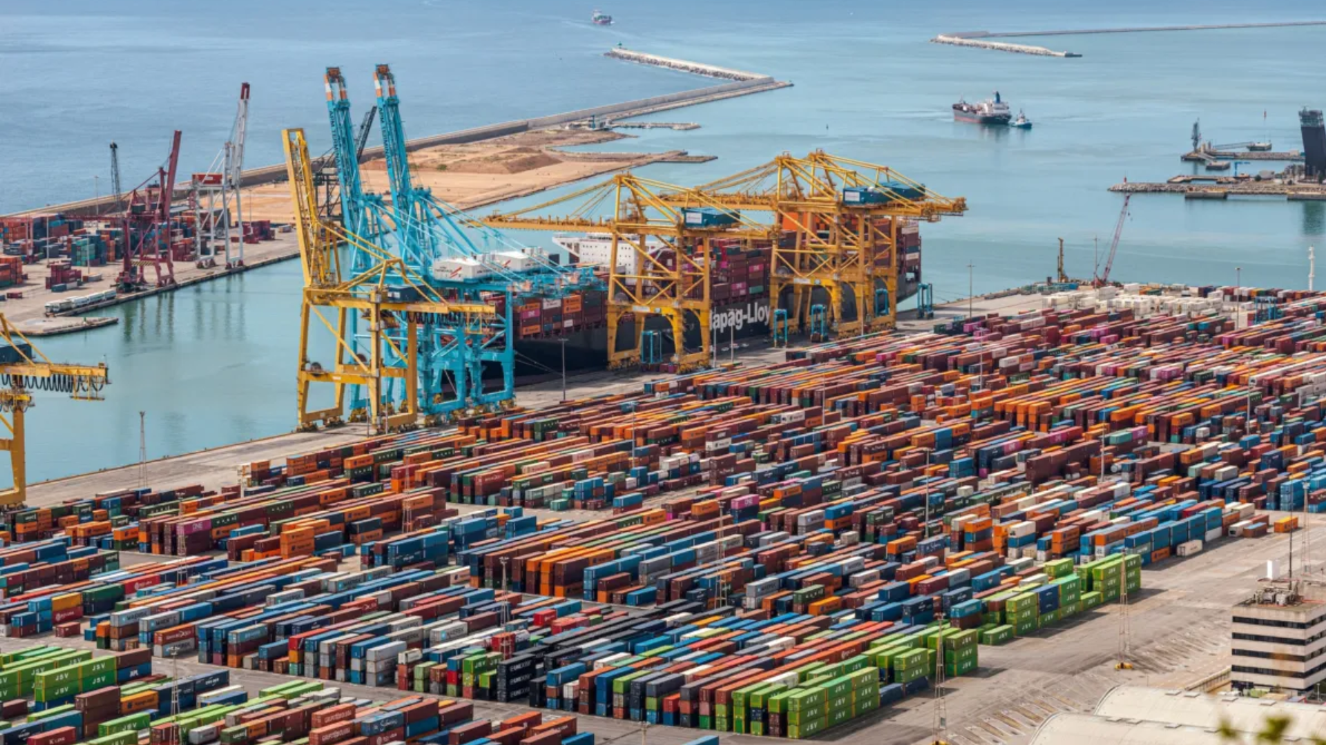 L’impuls de l’informàtica i l’electrònica compensa parcialment la caiguda de les exportacions farmacèutiques | Generalitat de Catalunya