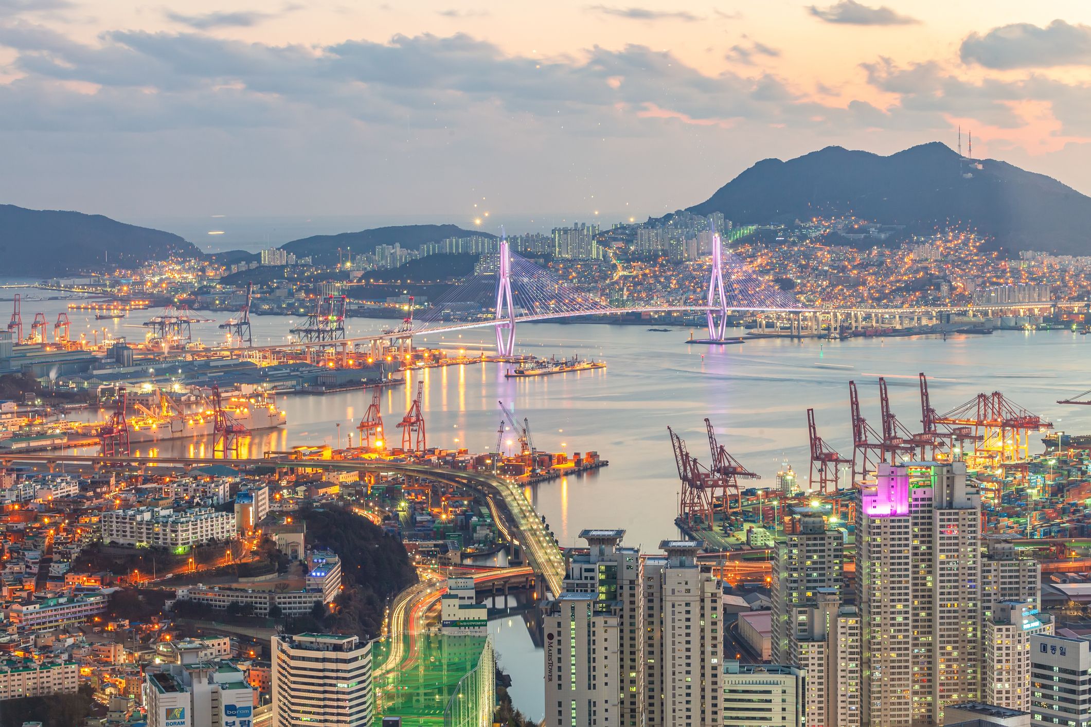 El puerto de Busan es la principal infraestructura de Corea del Sur | iStock