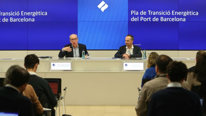 El president del Port de Barcelona, José Alberto Carbonell, i el director de Sostenibilitat Ambiental i Transició Energètica, Hector Calls El president del Port de Barcelona, José Alberto Carbonell, i el director de Sostenibilitat Ambiental i Transició Energètica, Hector Calls
