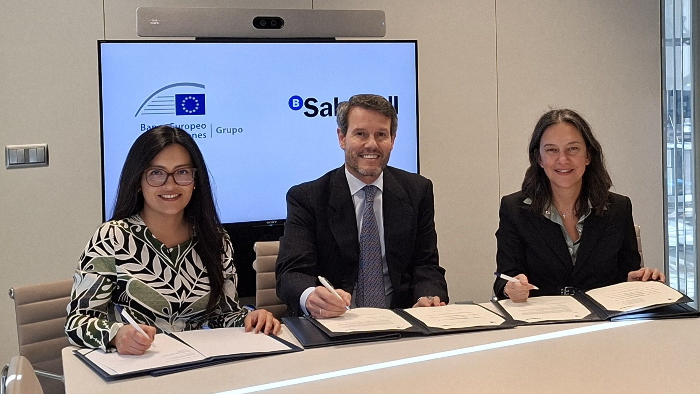 Firma entre el Banc Sabadell y el Grupo BEI para movilizar más de 1.870 millones de euros | Cedida