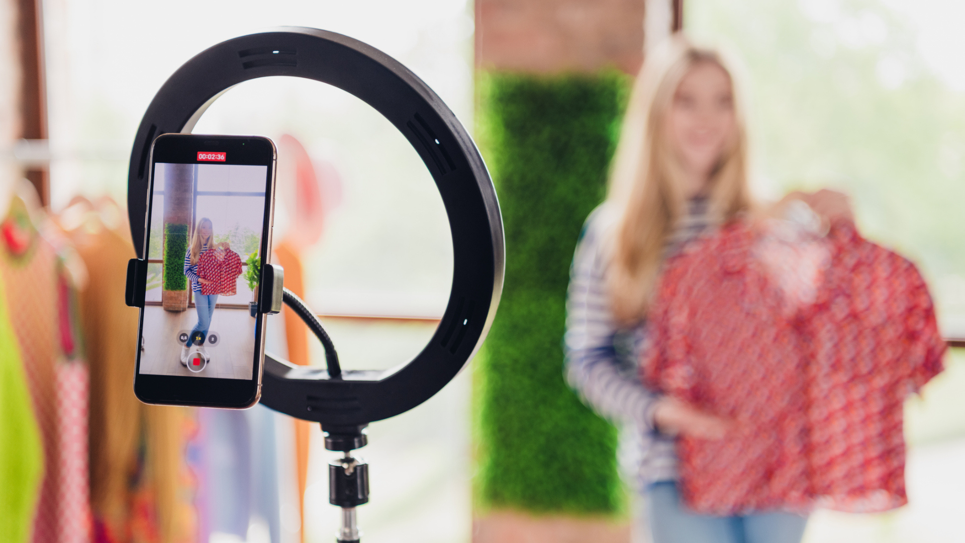 El uso de redes sociales en España impulsará formatos cortos, directos y experiencias de 'live shopping' | iStock El uso de redes sociales en España impulsará formatos cortos, directos y experiencias de 'live shopping' | iStock