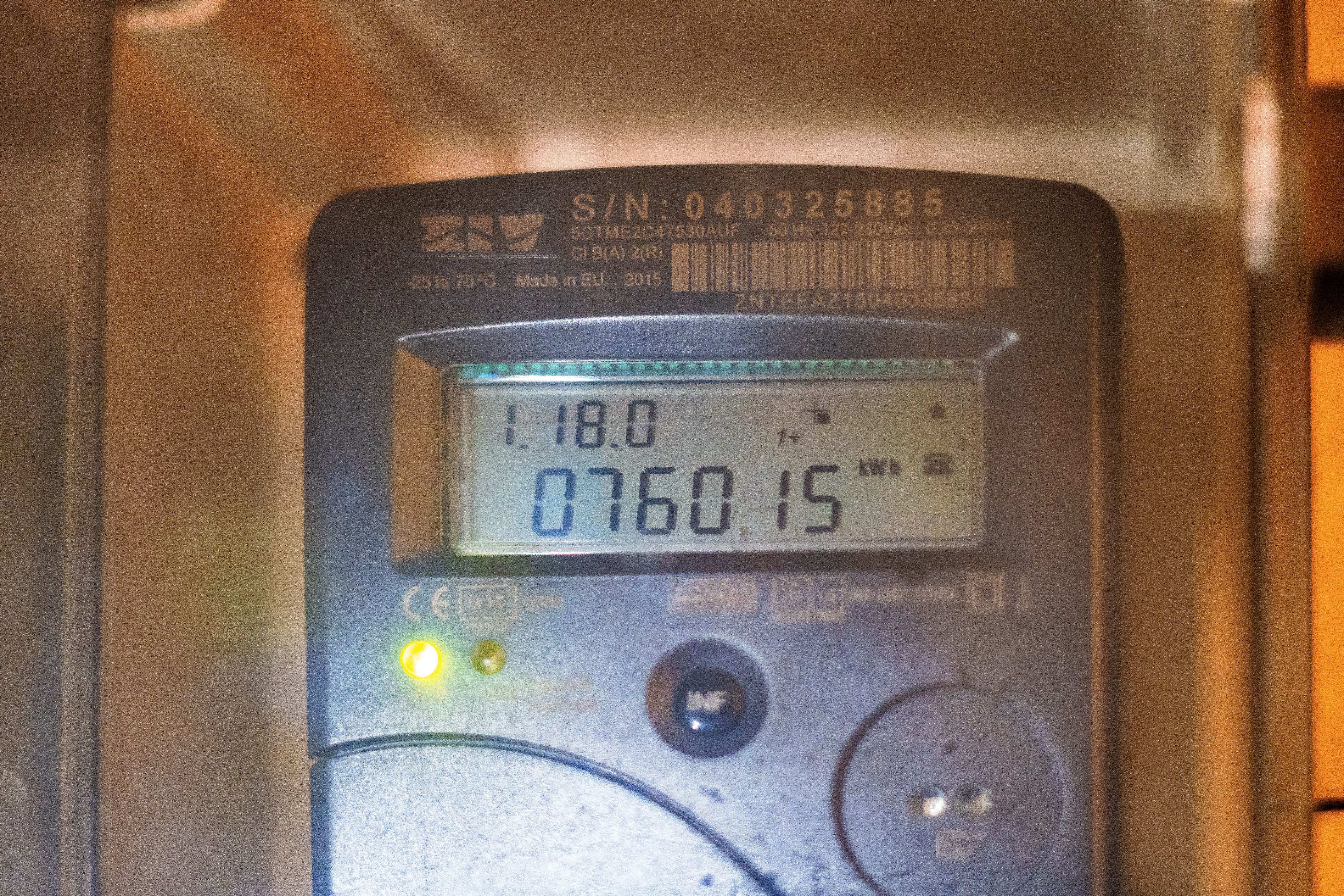 Detall d'un comptador de la llum | Jordi Borràs (ACN)