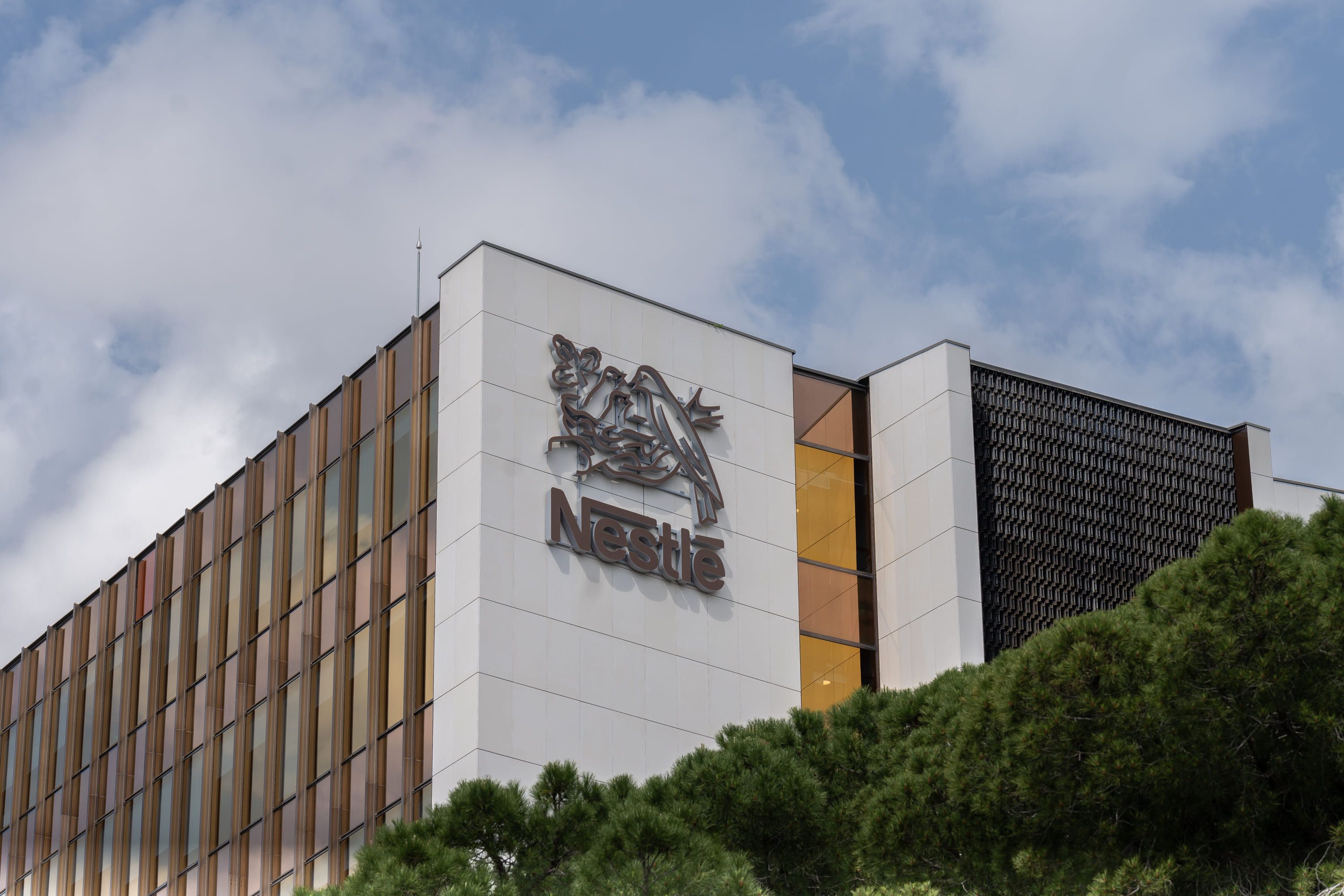Fachada de la sede de Nestlé España, en Esplugues de Llobregat | David Zorrakino (Europa Press)