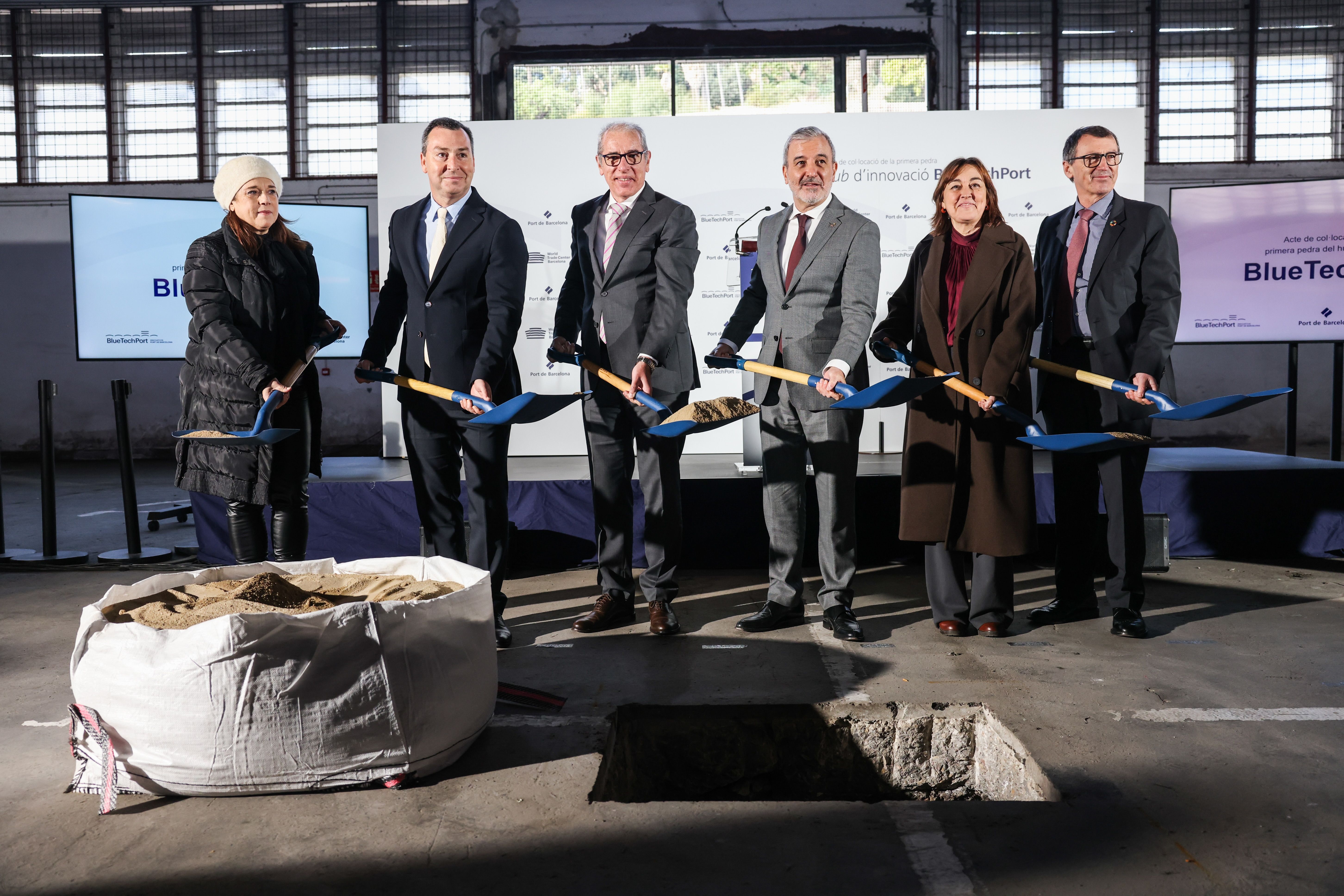 D’esquerra a dreta, Emma Cobos, Gustavo Santana, José Alberto Carbonell, Jaume Collboni, Sílvia Paneque i Carles Anglada | Cedida