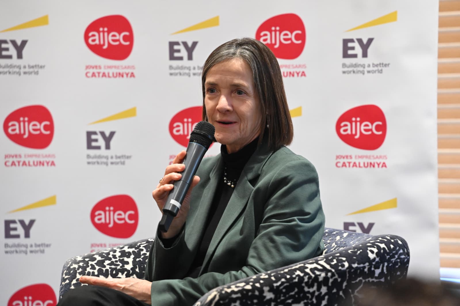 La presidenta del Círculo de Economía, Teresa Garcia-Milà, durante la Comida de la Experiencia del Aijec | Cedida