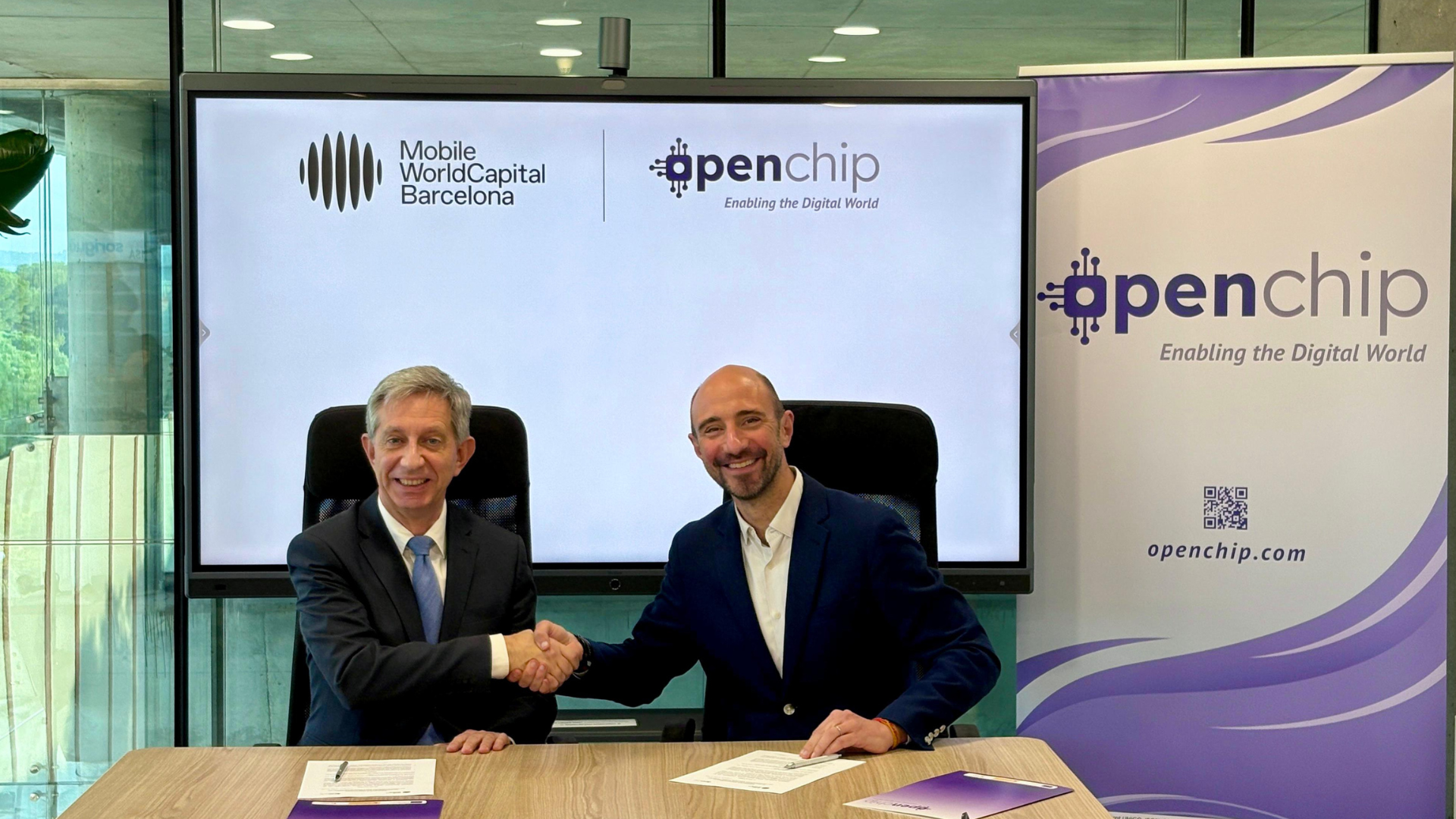 D'esquerra a dreta, Francesc Fajula, CEO de MWCapital, i Cesc Guim, CEO d’Openchip | Cedida