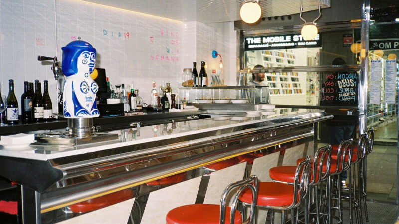 Nardi, una marisquería irreverente pasada por la robata | Cedida