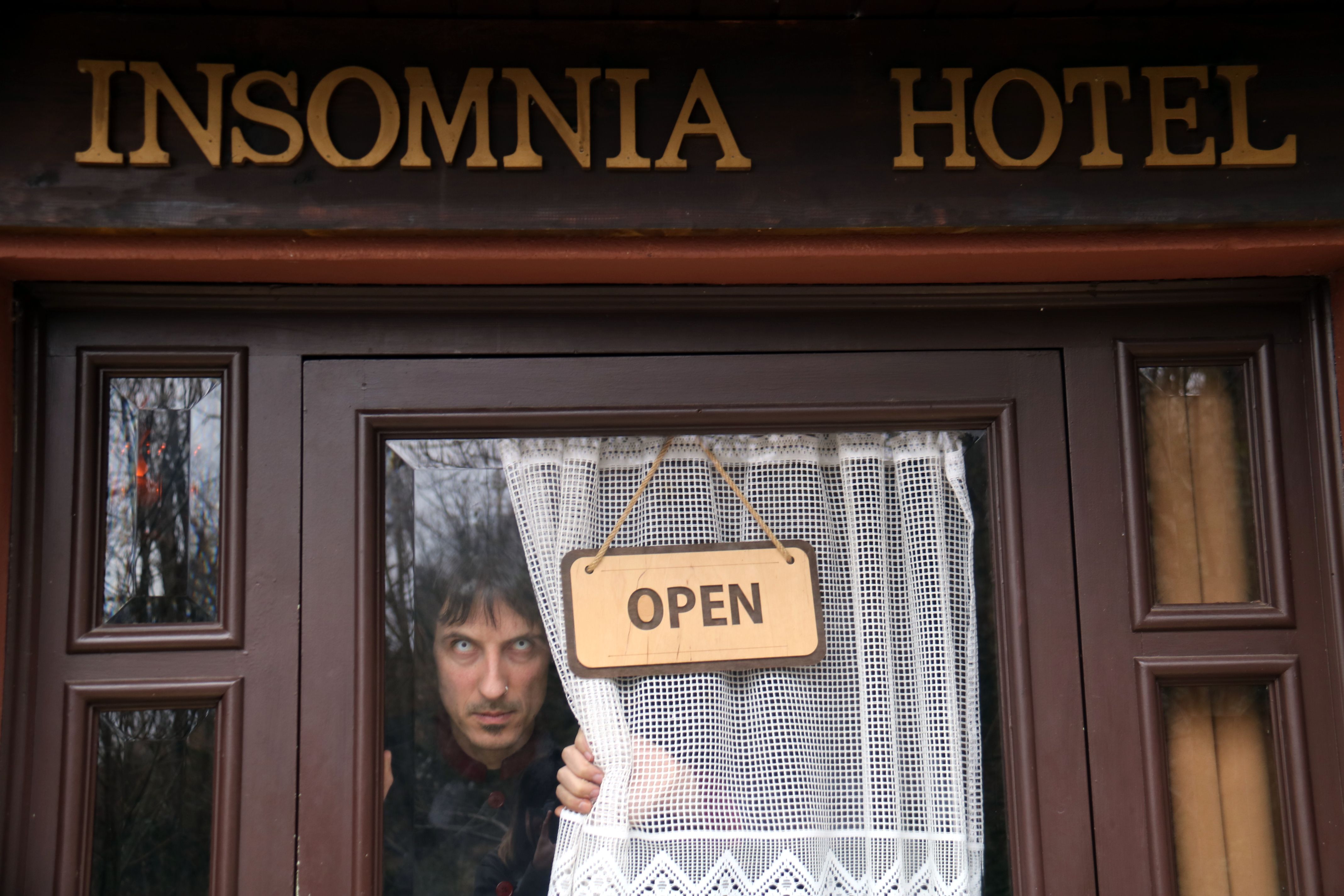 L'entrada de l'Hotel Insomnia de Berga | Nia Escolà (ACN)