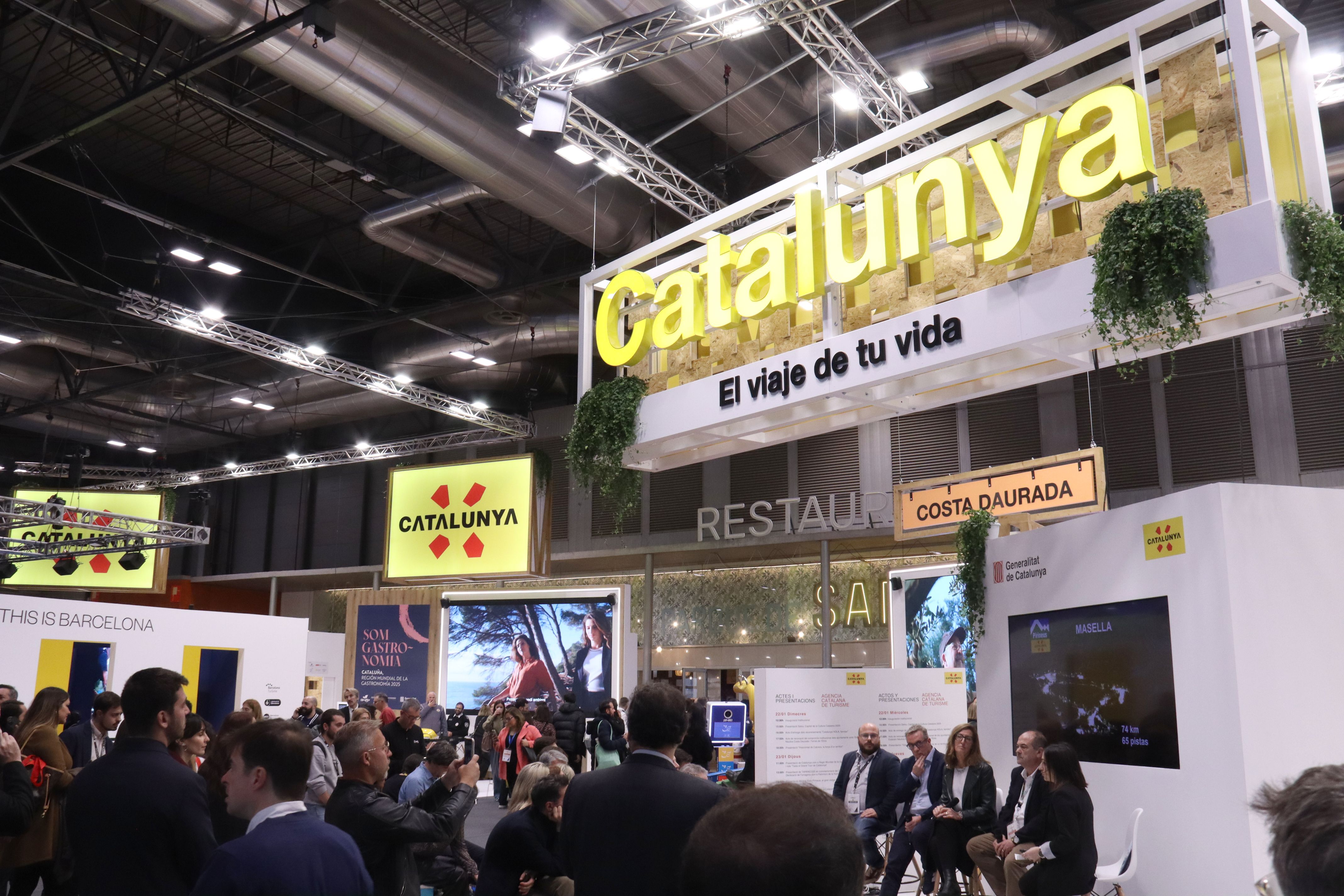 Imagen del estand de Catalunya en la feria internacional de turismo Fitur de 2025 | Aina Martí (ACN)