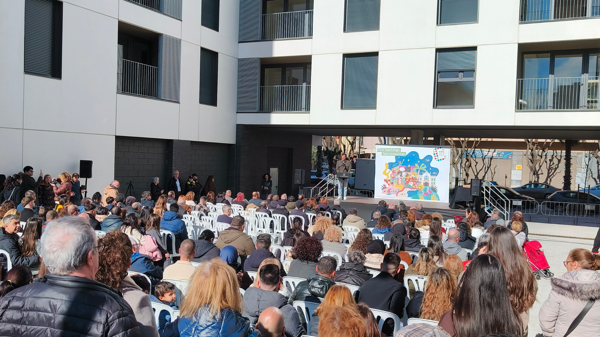 Acto de inauguración de la promoción de vivienda cooperativa en El Prat | Cedida por la COV