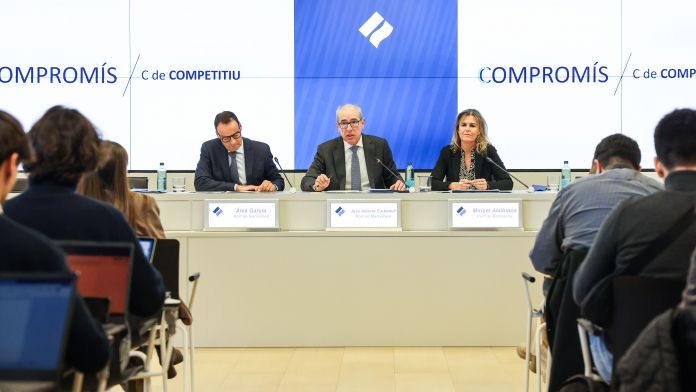 D’esquerra a dreta, Àlex García, José Alberto Carbonell i Miriam Alaminos.