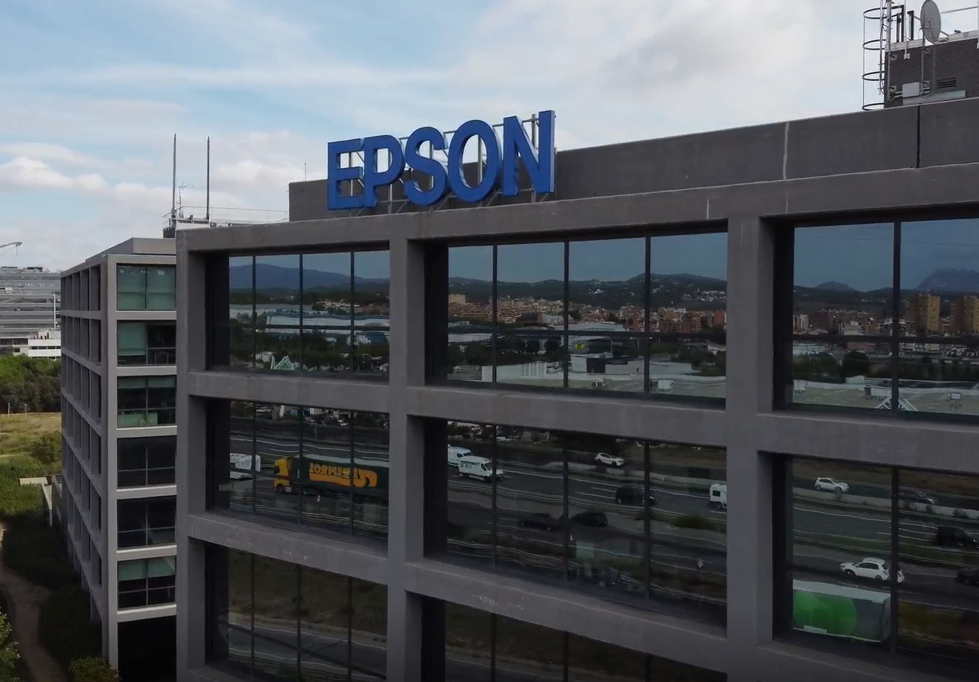 Façana de la seu d'Epson Ibérica, a Sant Cugat del Vallès | Cedida