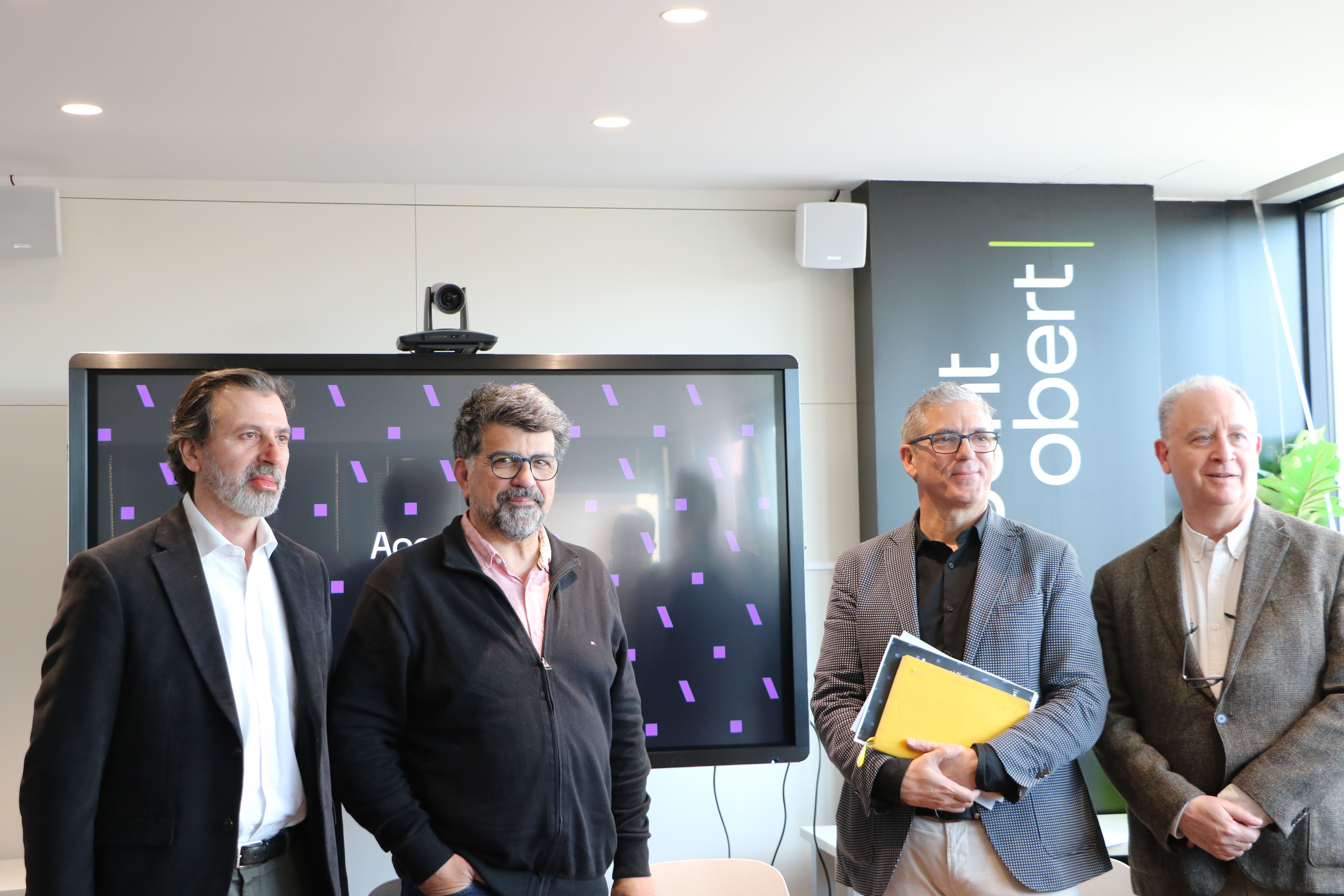 D'esquerra a dreta, Ricard Gonzàlez, membre del patronat d'Accent Obert; Genís Roca, president;  Joan Abellà, director, i Albert Cuesta, ambaixador | Cedida