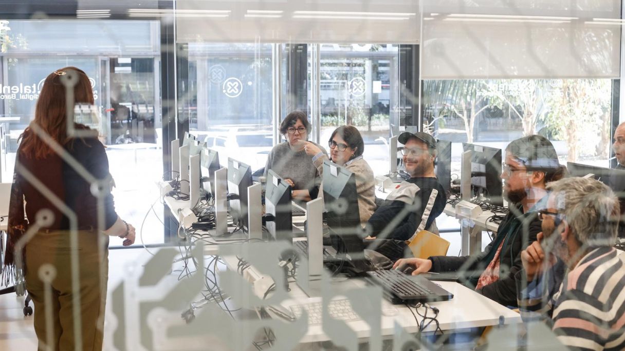 Alumnes en una de les classes del X Talent Digital Barcelona | Laura Soriano (Barcelona Activa)