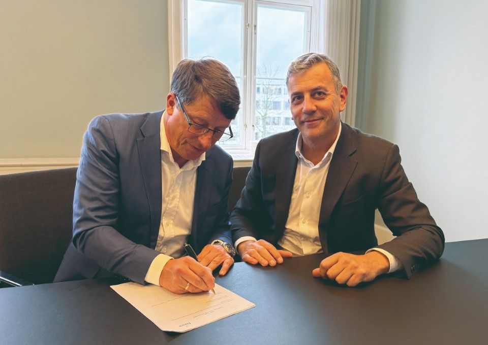 D'esquerra a dreta Søren Lund Kristensen, CEO de Particle Analytical ApS i Joan Puig de Dou, CEO de Kymos Group | Cedida