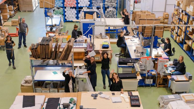 Membres de l'equip d'Arpe, a la fàbrica d'Arenys de Munt | Cedida