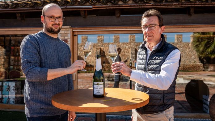 Carles Batlle i Pere Escolar, subdirector i director de Caves Jaume Serra respectivament| Carolina Santos