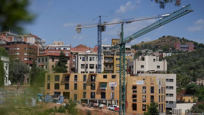 Una construcció d'habitatge en marxa a Barcelona | David Zorrakino (Europa Press)