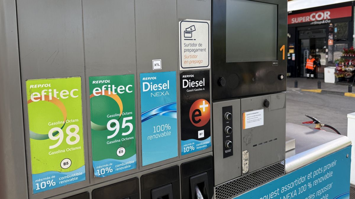 El gobierno español rebaja del 21% al 10% el IVA de los carburantes, la ...