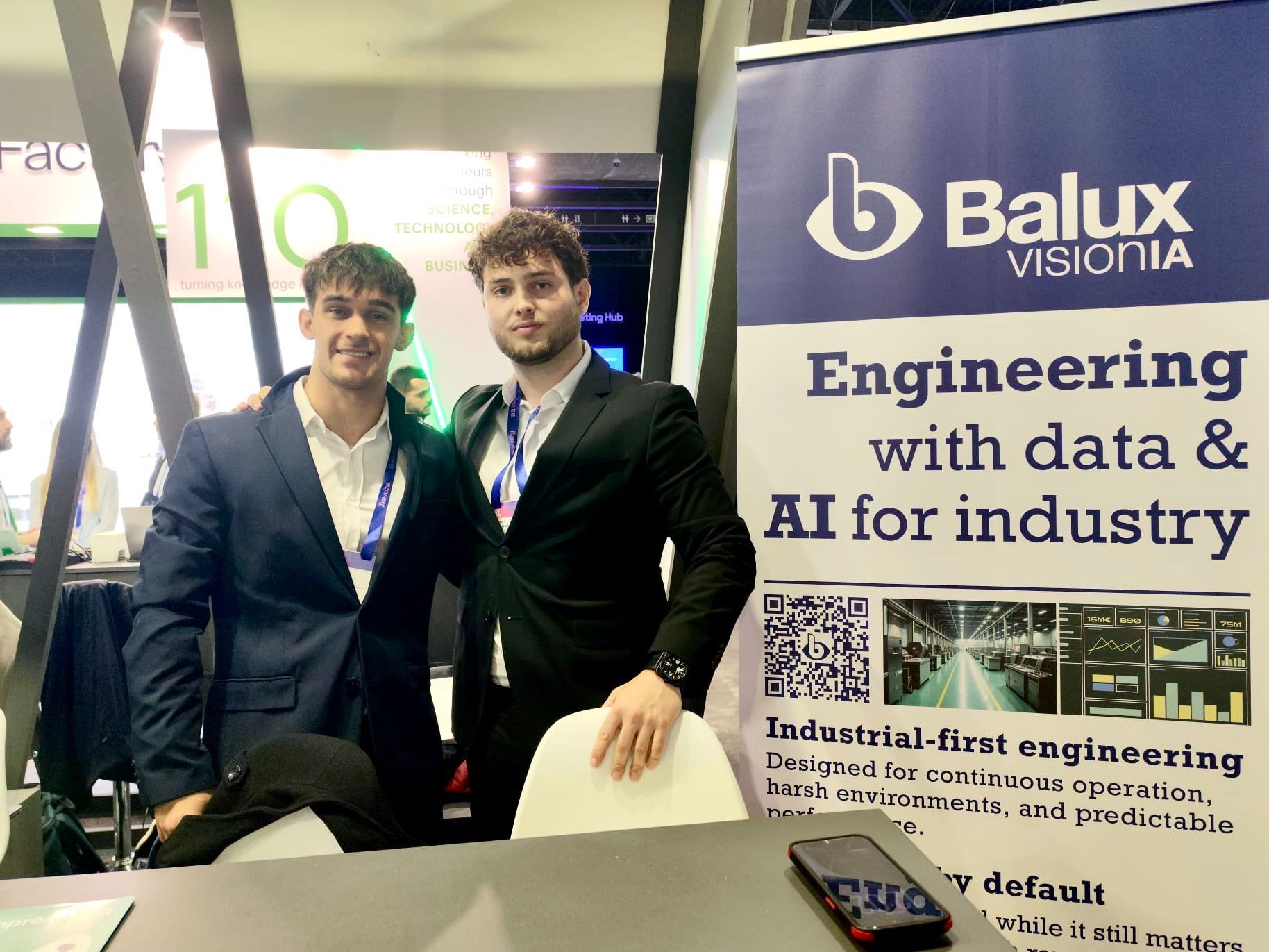Bruno León (esquerra) i Gerard Sánchez (dreta), cofundadors de Balux Vision, al seu estand al 4YFN de 2026 | Marc Vilajosana Bruno León (esquerra) i Gerard Sánchez (dreta), cofundadors de Balux Vision, al seu estand al 4YFN de 2026 | Marc Vilajosana