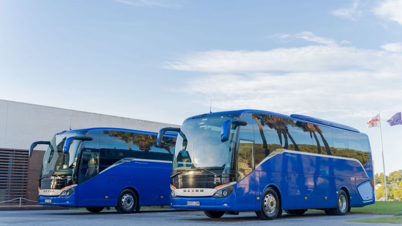 Els busos de color blau d'Esteve Business Cars | Cedida Els busos de color blau d'Esteve Business Cars | Cedida