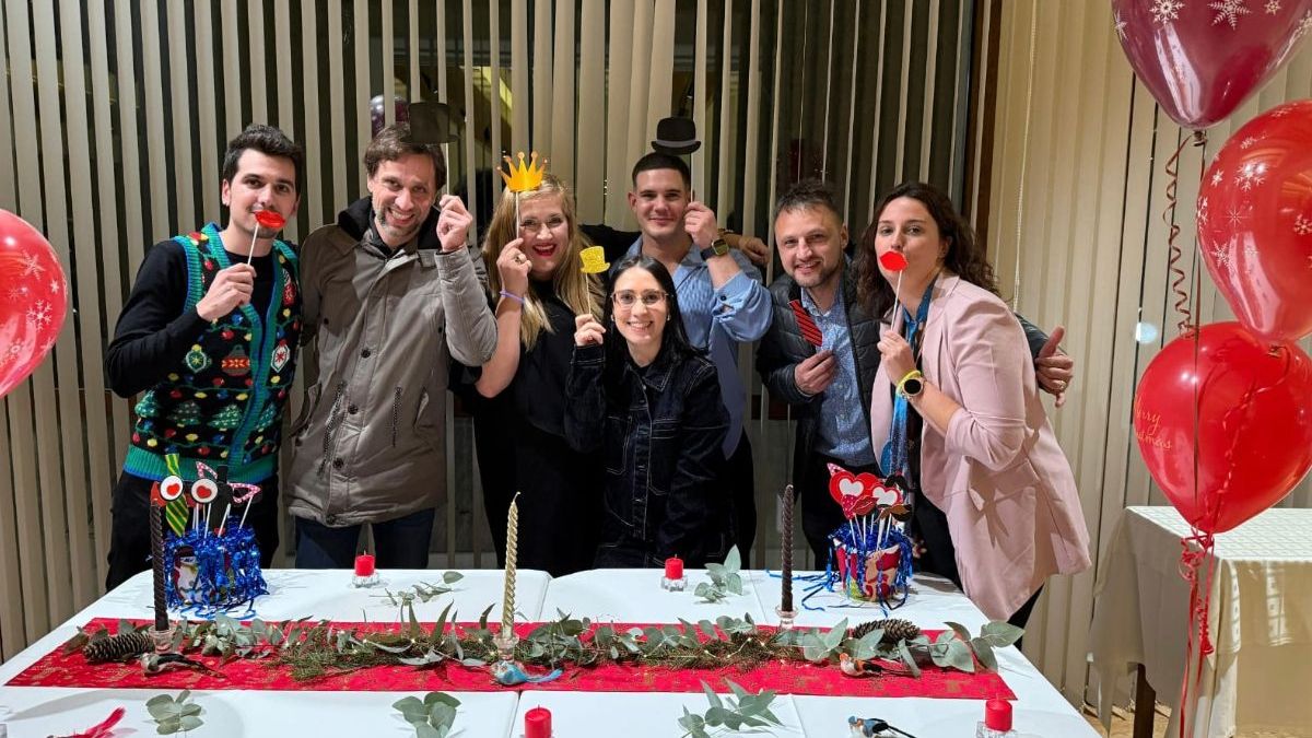 Part de l'equip de Masoliver Group en un acte festiu de l'empresa | Great Place To Work Part de l'equip de Masoliver Group en un acte festiu de l'empresa | Great Place To Work