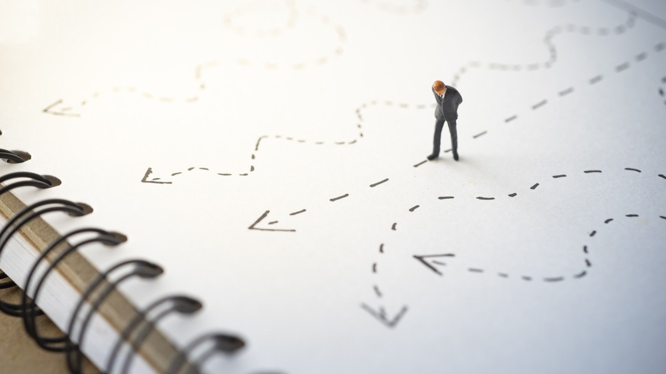 Cuando un sistema presenta una recomendación como la opción más eficiente, cuestionarla exige tiempo | TanawatPontchour (iStock)