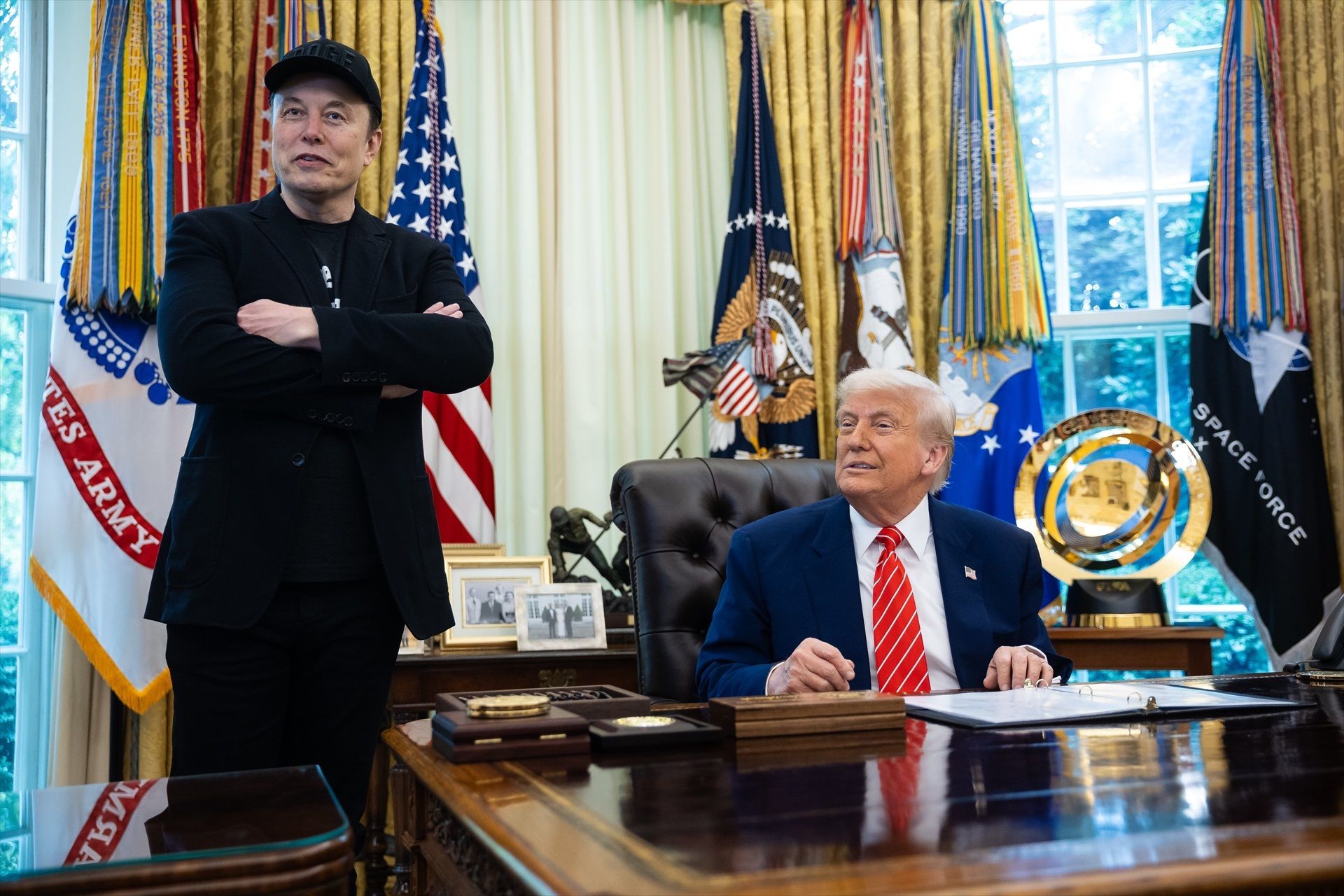 Elon Musk y Donald Trump en el Despacho Oval de la Casa Blanca | Francis Pool (CNP / Europa Press)