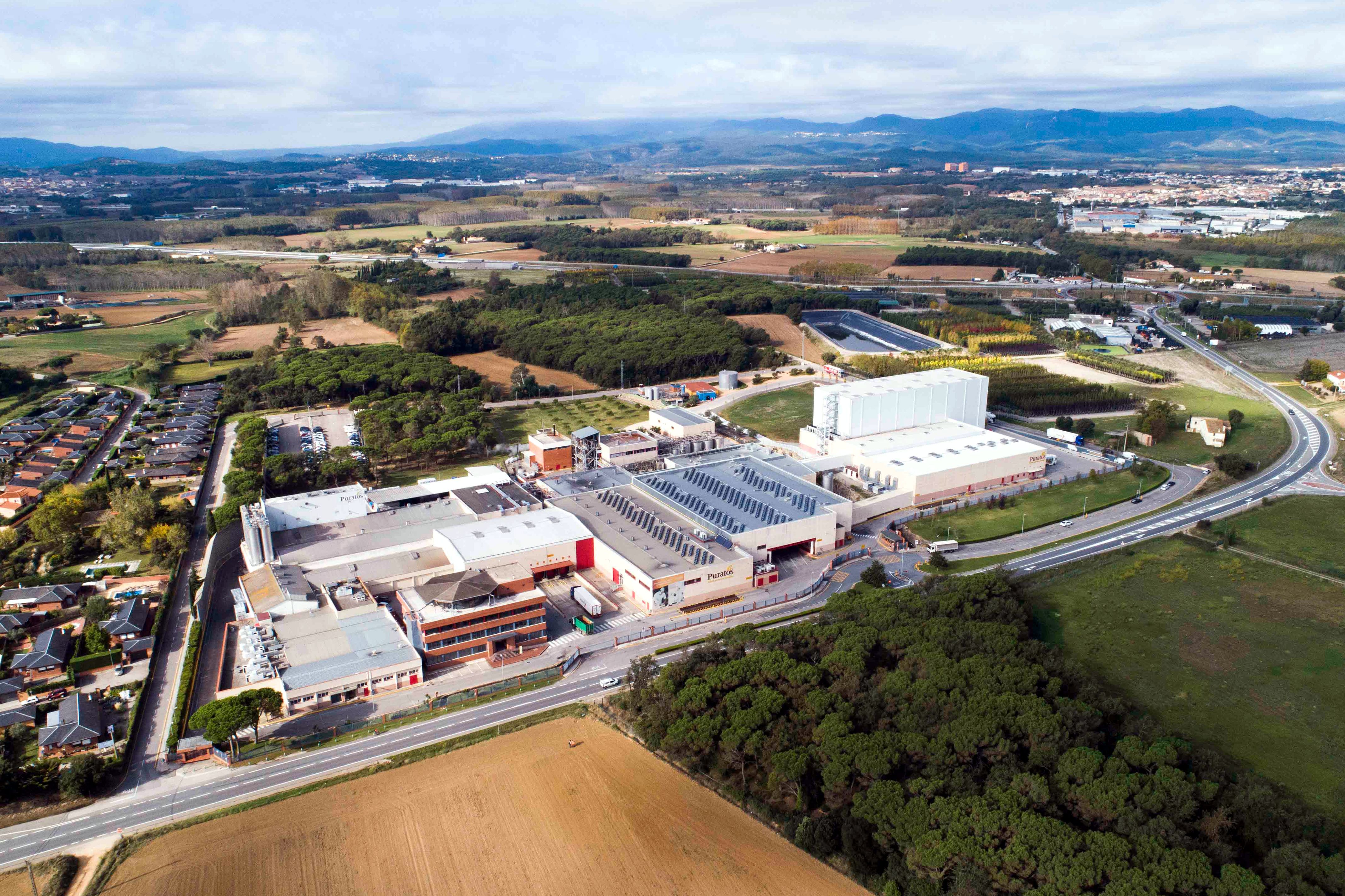 Vista aérea de la planta que la multinacional Puratos tiene en Sils | Puratos