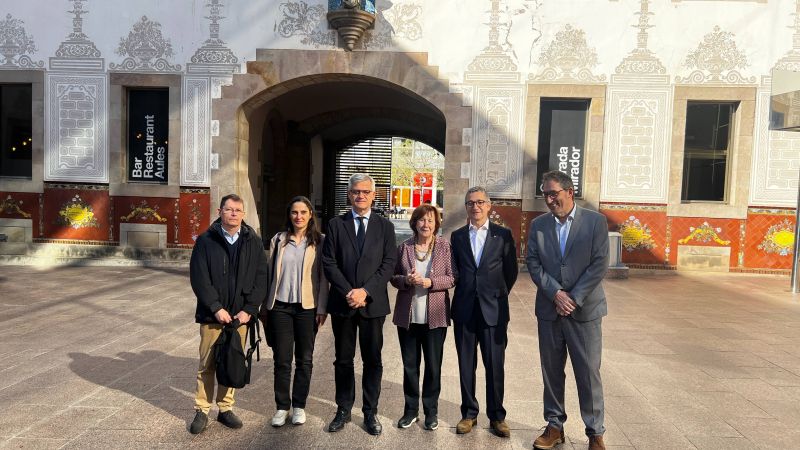 D'esquerra a dreta, Miquel Bagudanch (Agència de l’Habitatge de Catalunya), Clara Muñoz (Cohabitac), David Lucas (Estat), Carme Trilla (Cohabitac), Jordi Terrades (Govern), i Xavier López (Cohabitac) | Cedida