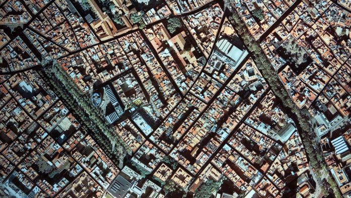 Vista aérea del Raval | Wikimedia Commons