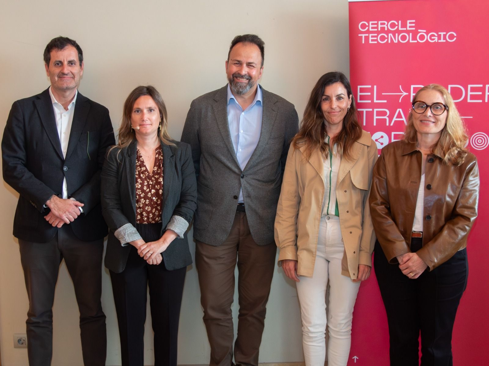 Representantes del Cercle Tecnològic con la directora general de Economia i Societat Digitals del Govern, Sandra Ruiz (segunda por la derecha) | Cedida