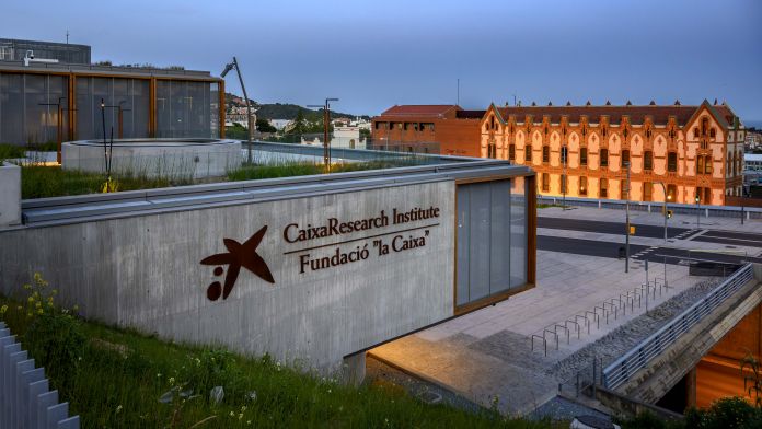 El CaixaResearch Institute, davant del CosmoCaixa | Cedida