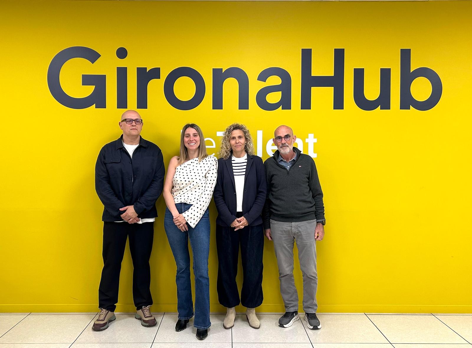 La presidenta d'Indescat, Anna Pruna, amb la direcció del GironaHub | Cedida