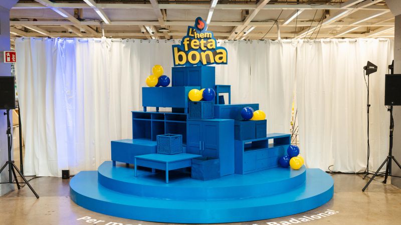 Pastís commemoratiu amb motiu del 30è aniversari d'Ikea Badalona | Cedida