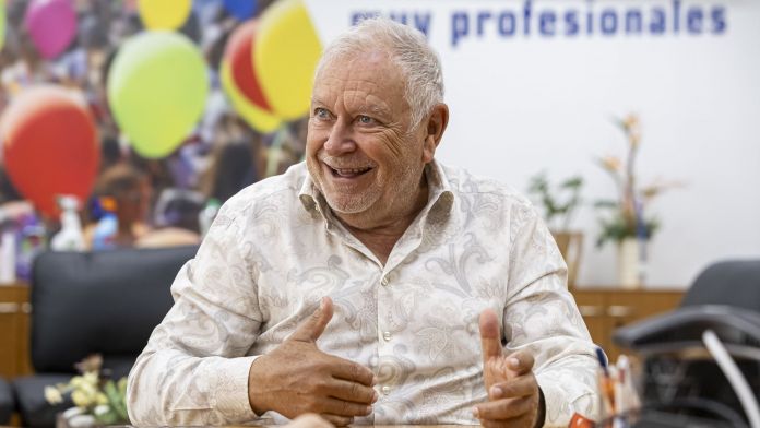 Lloreda: "Per poder lluitar contra les grans multinacionals, hem de passar pels forats que aquestes deixen" | Marc Llibre Roig Lloreda: "Per poder lluitar contra les grans multinacionals, hem de passar pels forats que aquestes deixen" | Marc Llibre Roig