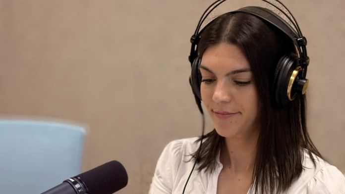 Ana M. González durant la gravació del cinquè episodi de 'Històries d'Èxit' | Mireia Comas