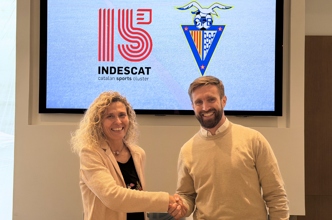 La presidenta d'Indescat, Anna Pruna, i el CEO i copropietari del CF Badalona, Marc Serra | Cedida