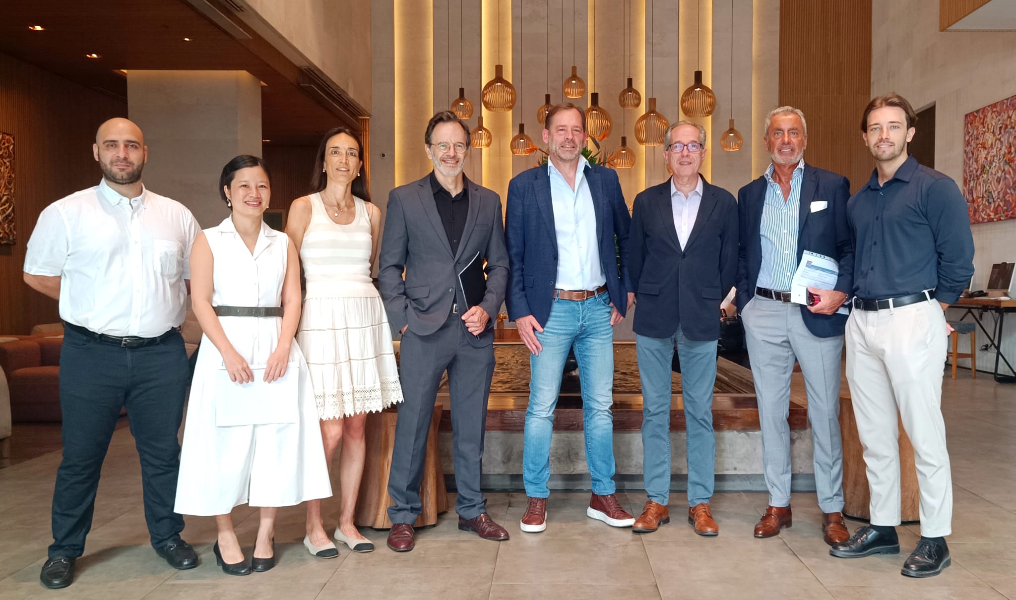 Reunió a Ho Chi Minh entre les empreses participants i el director d'Acció Singapur, Jordi Maluquer | Cambra de Sabadell