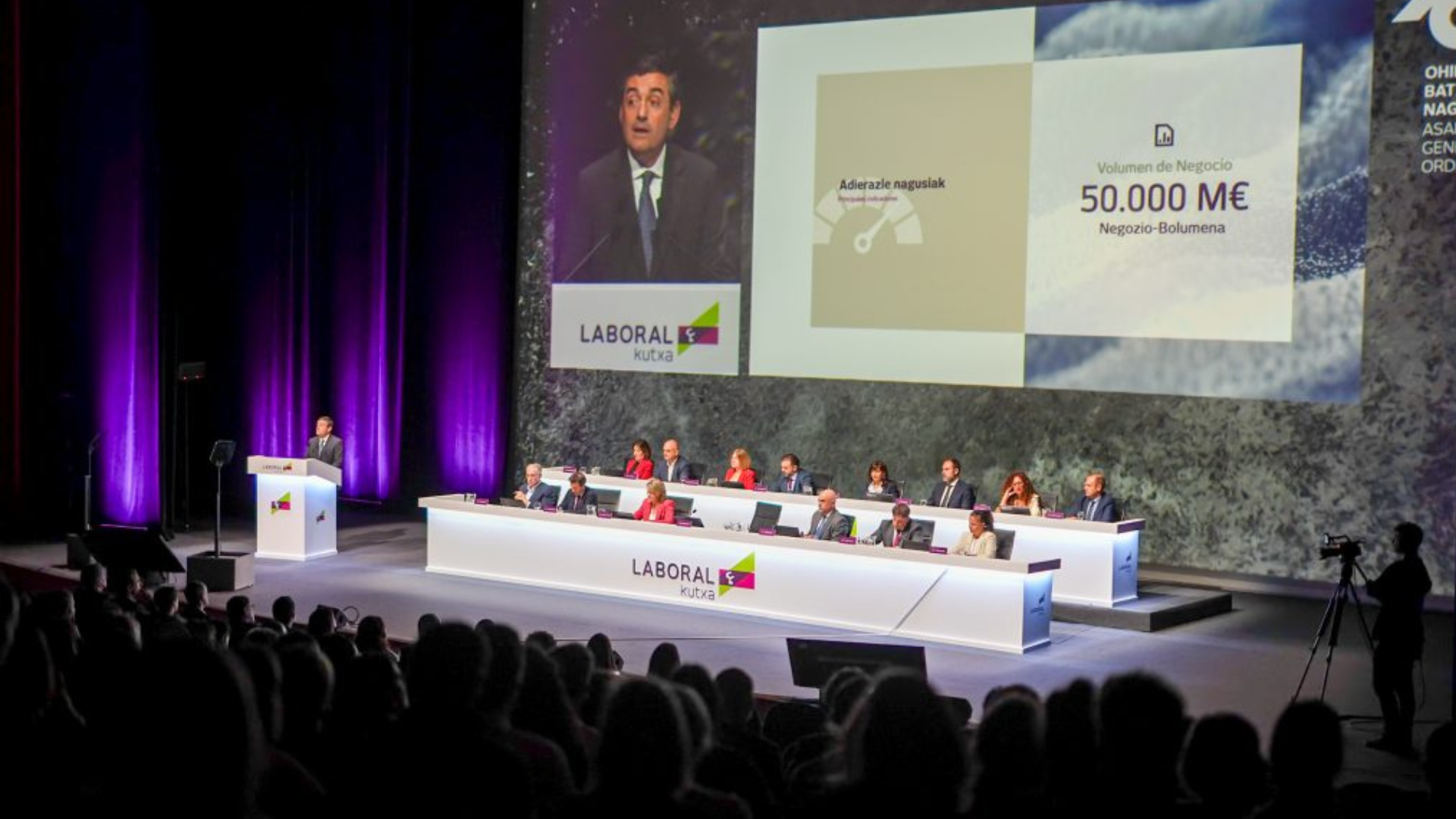  Adolfo Plaza, president de Laboral Kutxa, durant l’assemblea general de l'entitat, al Palau de Congressos Kursaal, Donostia | Cedida