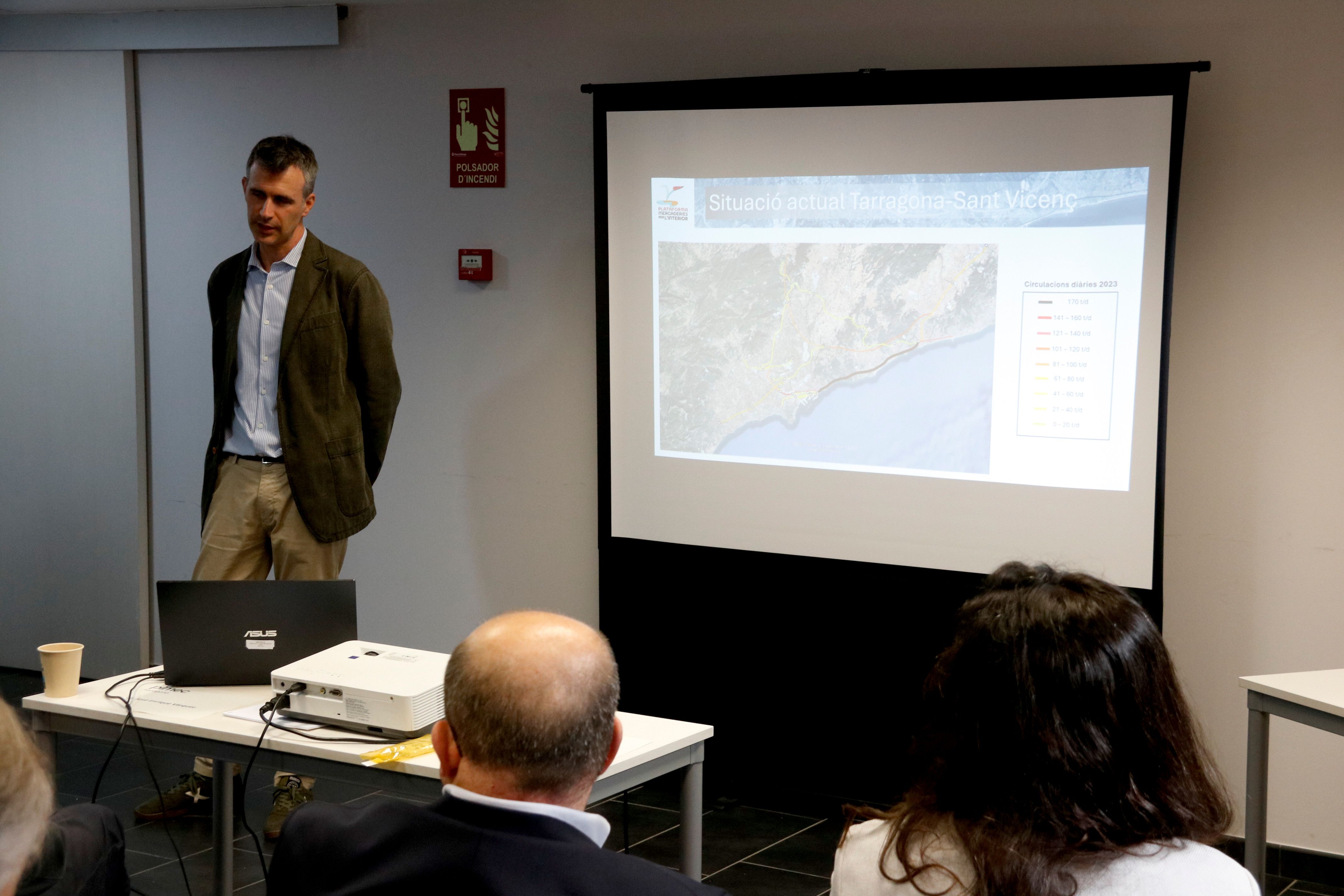 Efraín Larrea, enginyer encarregat de l'estudi | Arnau Martínez (ACN) Efraín Larrea, enginyer encarregat de l'estudi | Arnau Martínez (ACN)