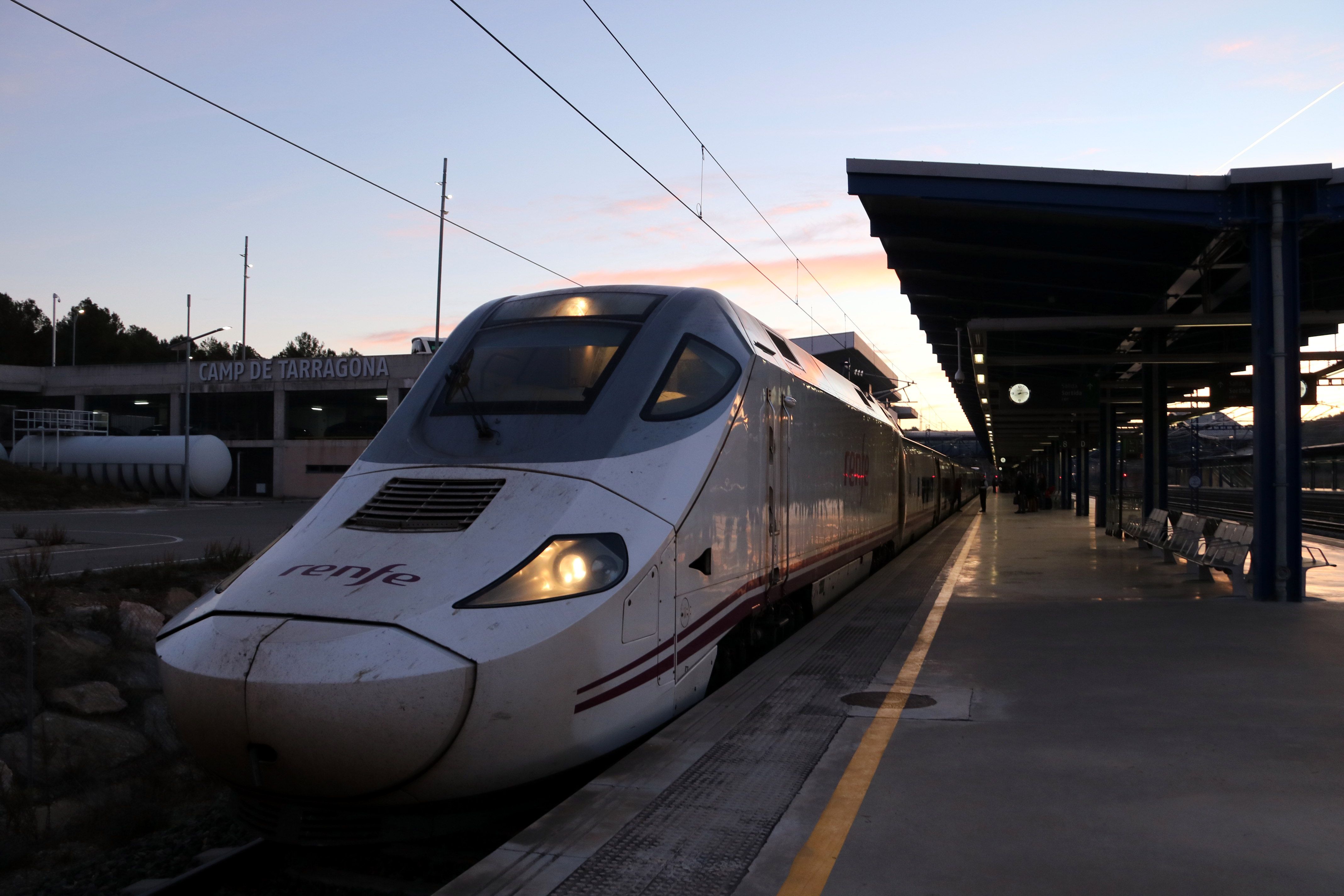 Plan general de la llegada del primer Euromed en la estación del Camp de Tarragona en enero de 2020 | Mar Rovira (ACN)